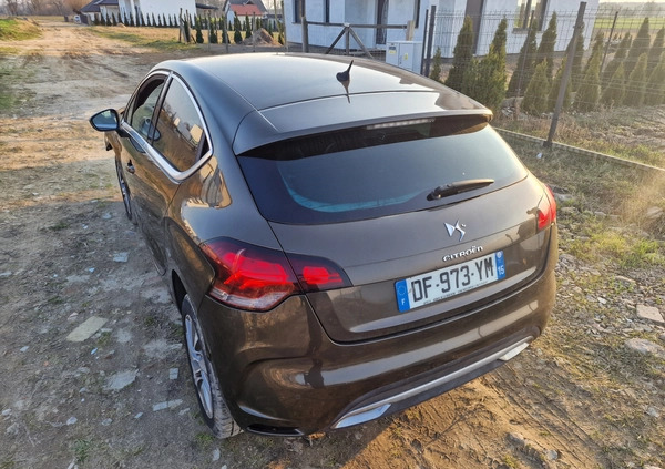 Citroen DS4 cena 19900 przebieg: 125584, rok produkcji 2014 z Suraż małe 254